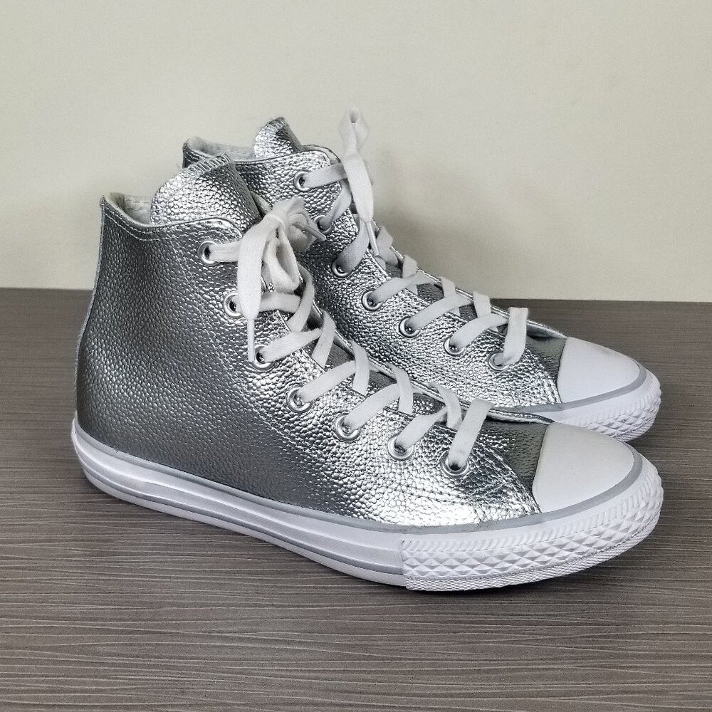 Converse Chuck Taylor All Star Sneakers, Silver Leather, Little Kid Size 3 / 35